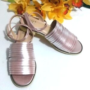 JG PINK SHIMMER STRAPPY SANDALS SIZE 7.5